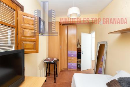 For sale of house in Granada