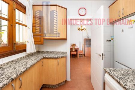 For sale of house in Granada