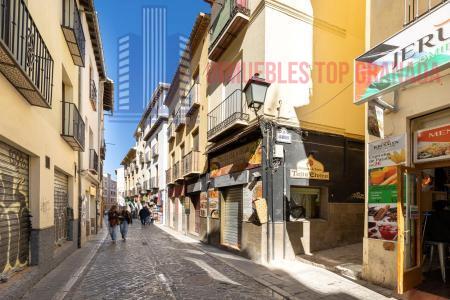 For sale of house in Granada