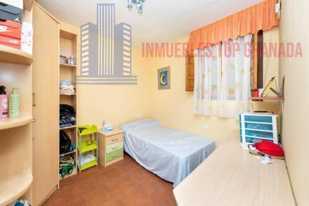 For sale of house in Granada