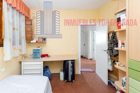 For sale of house in Granada