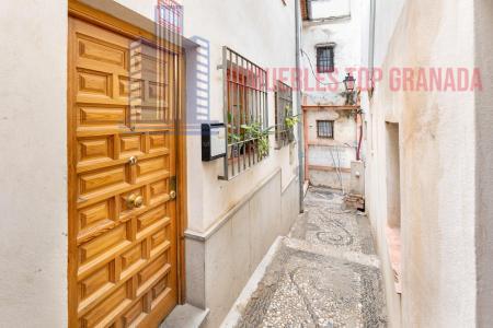 For sale of house in Granada