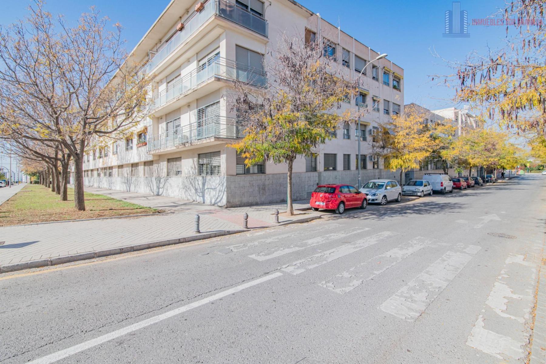 For sale of flat in Granada