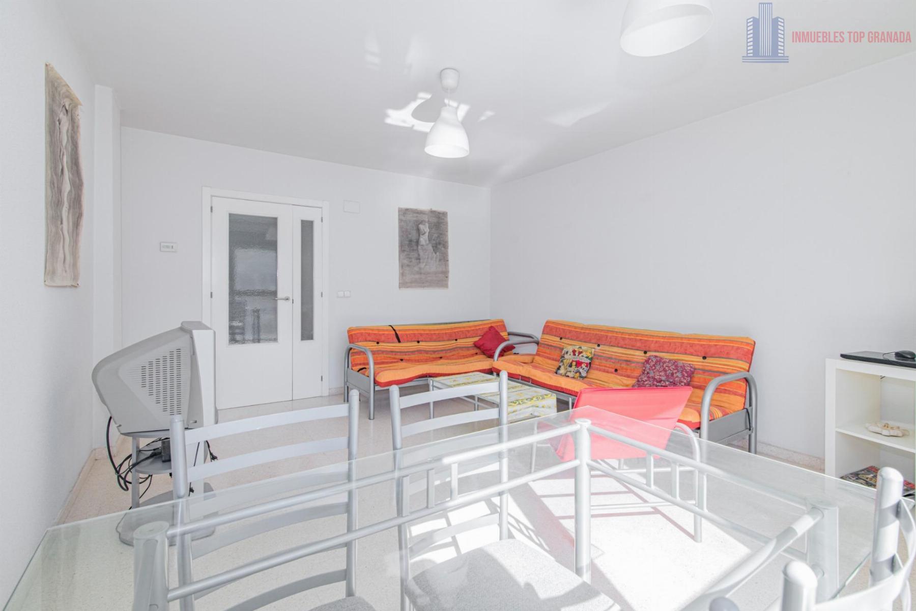 For sale of flat in Granada