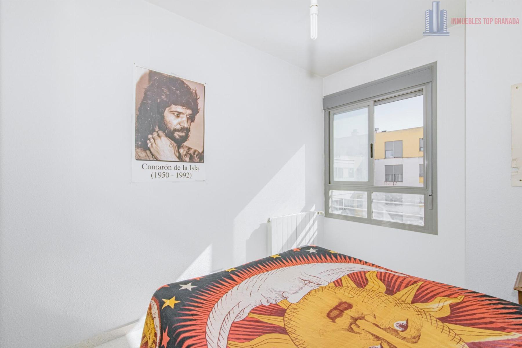 For sale of flat in Granada