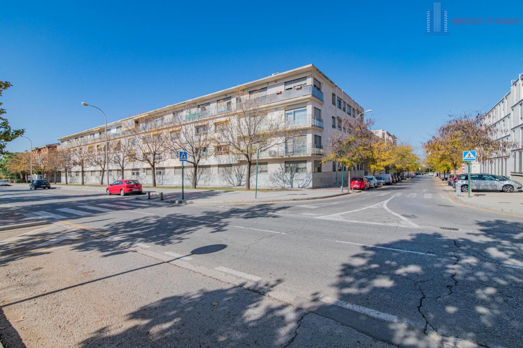 For sale of flat in Granada