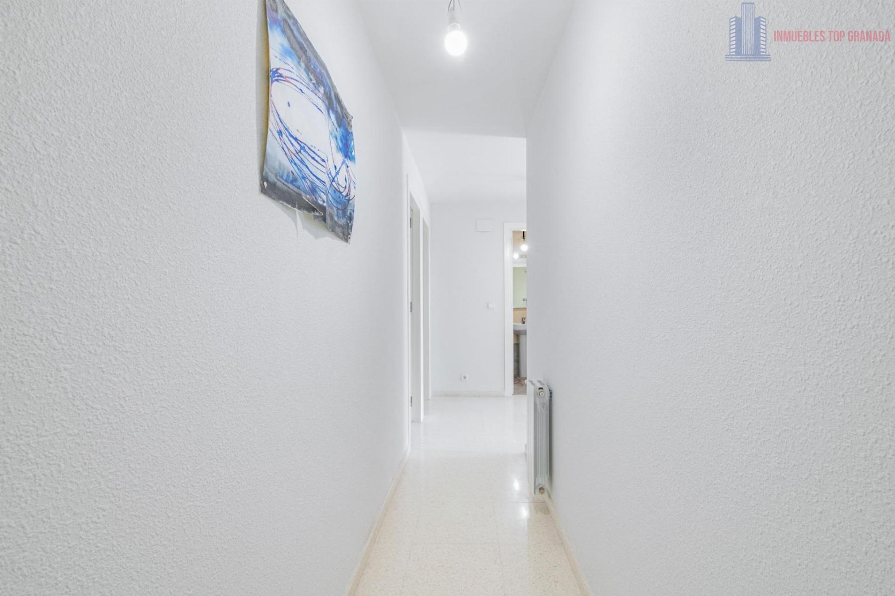 For sale of flat in Granada