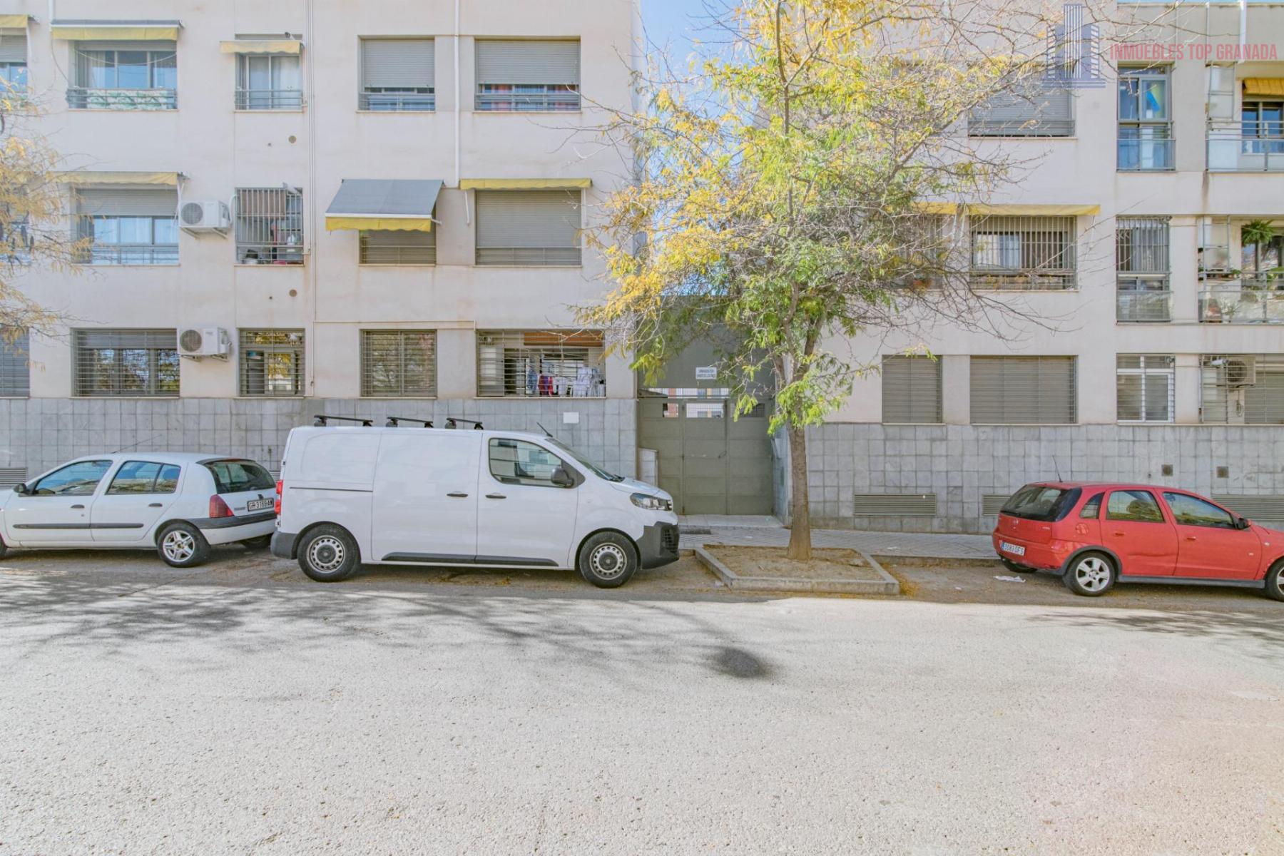 For sale of flat in Granada