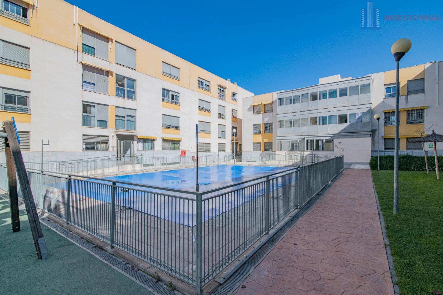 For sale of flat in Granada