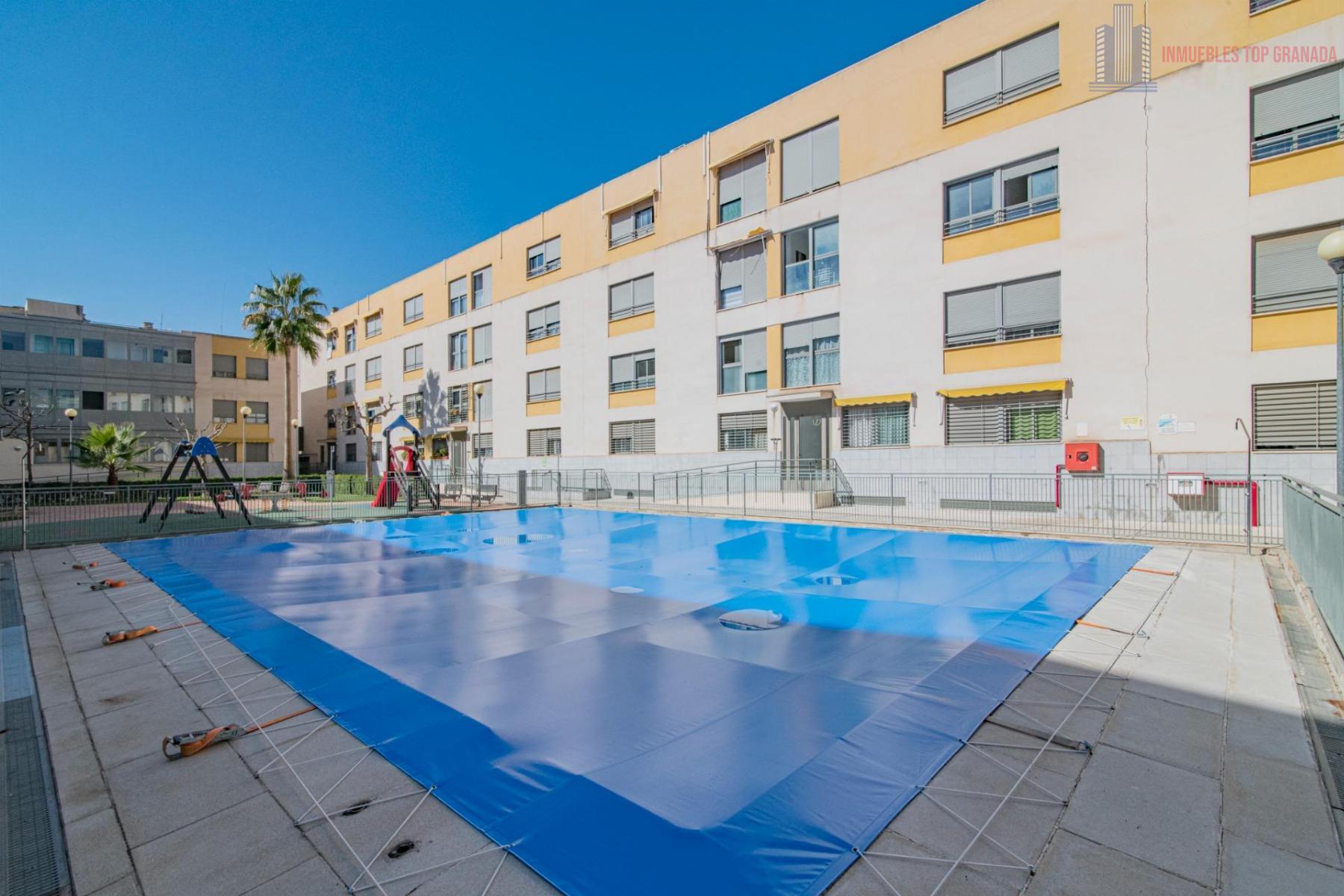 For sale of flat in Granada