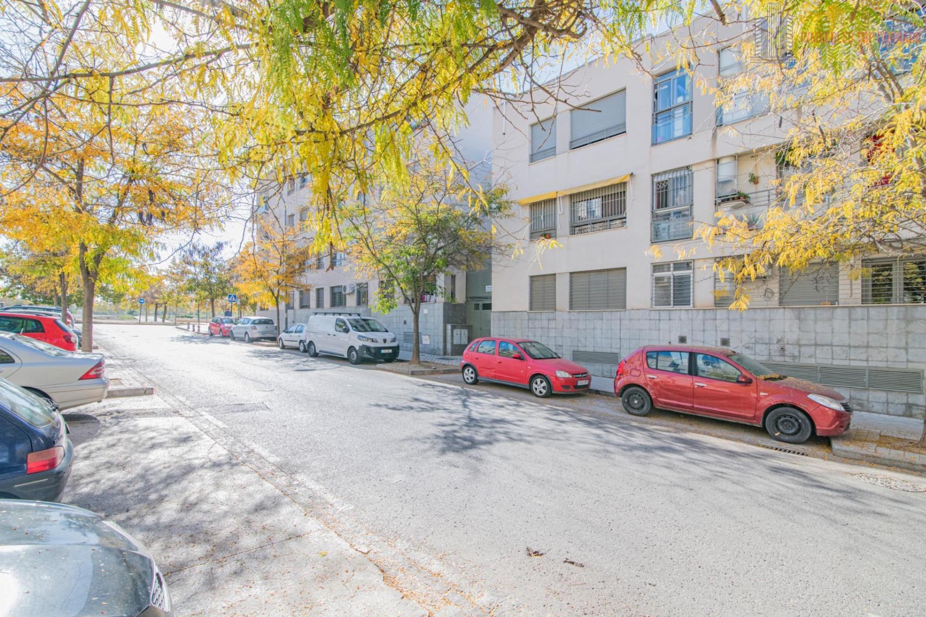 For sale of flat in Granada