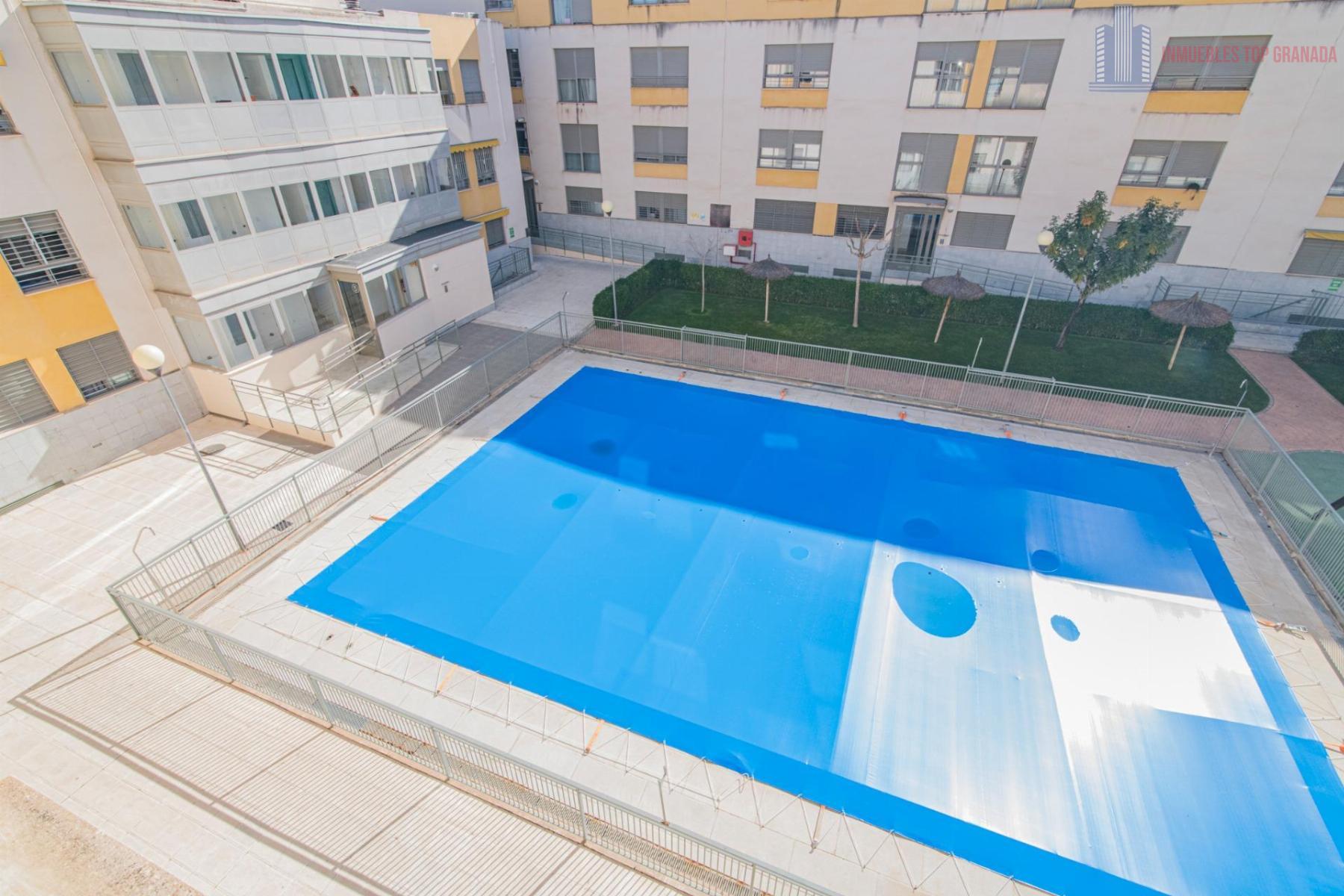 For sale of flat in Granada
