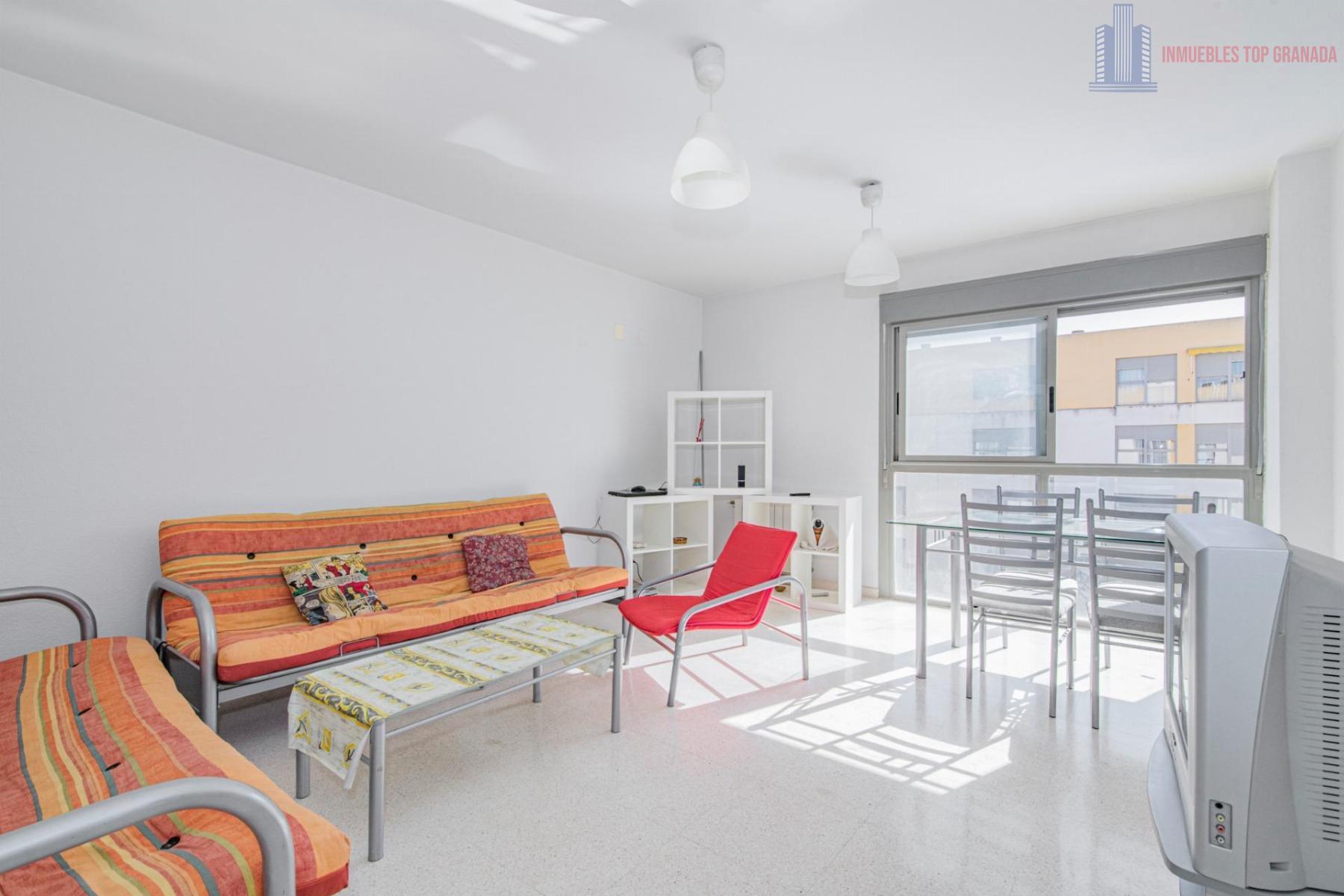 For sale of flat in Granada