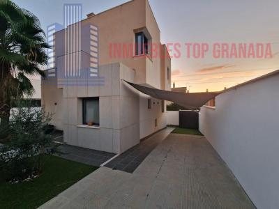 Venta de chalet en Huétor Vega