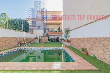 For sale of house in Churriana de la Vega