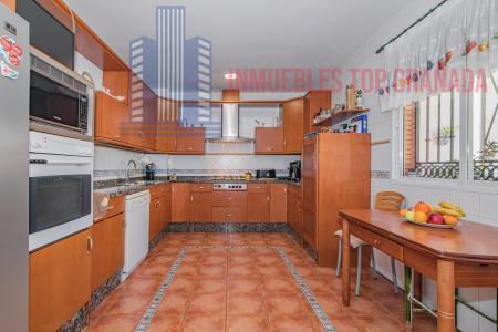 For sale of house in Churriana de la Vega