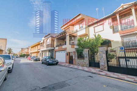 For sale of house in Churriana de la Vega