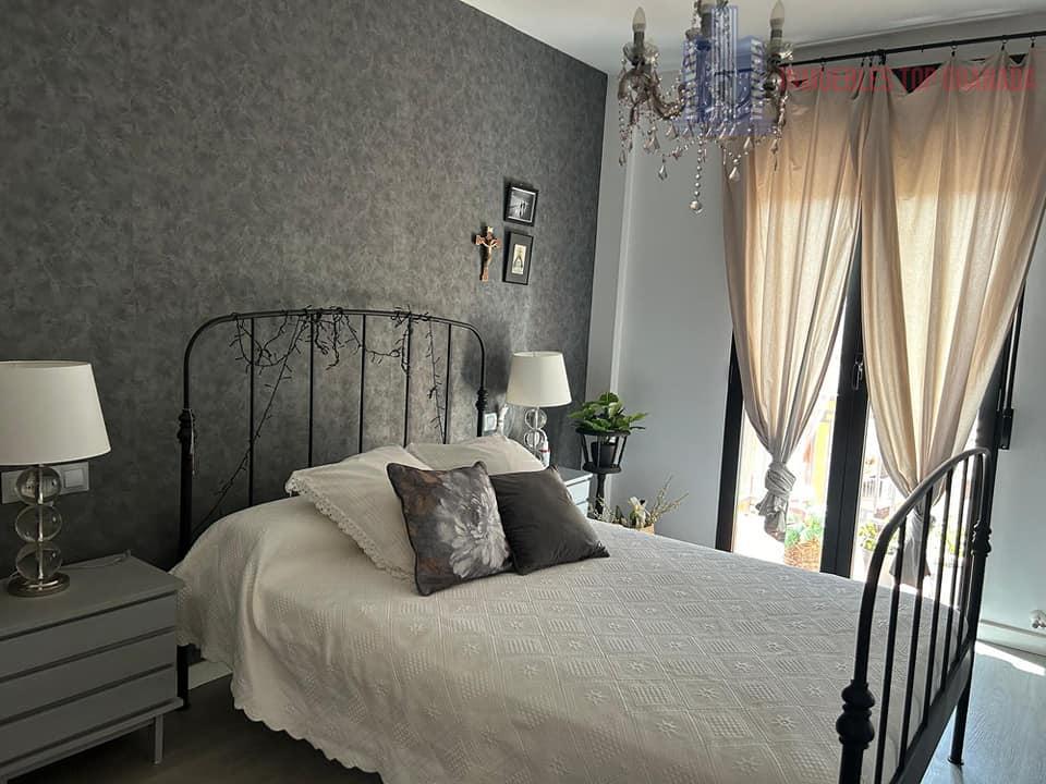 For sale of flat in Granada