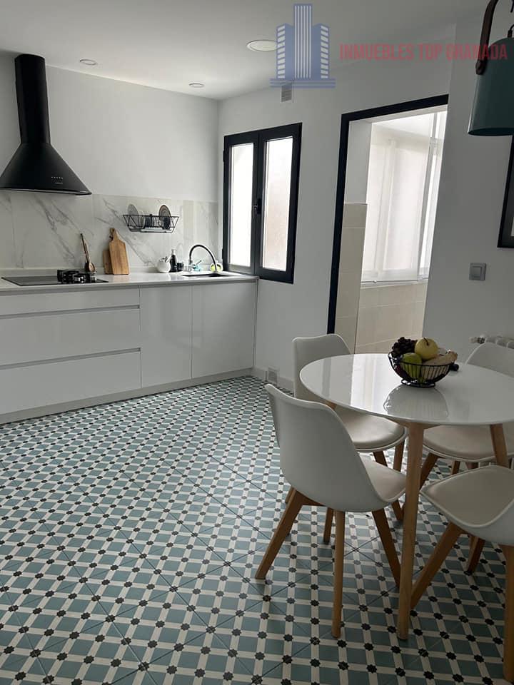 For sale of flat in Granada