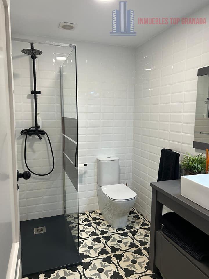 For sale of flat in Granada