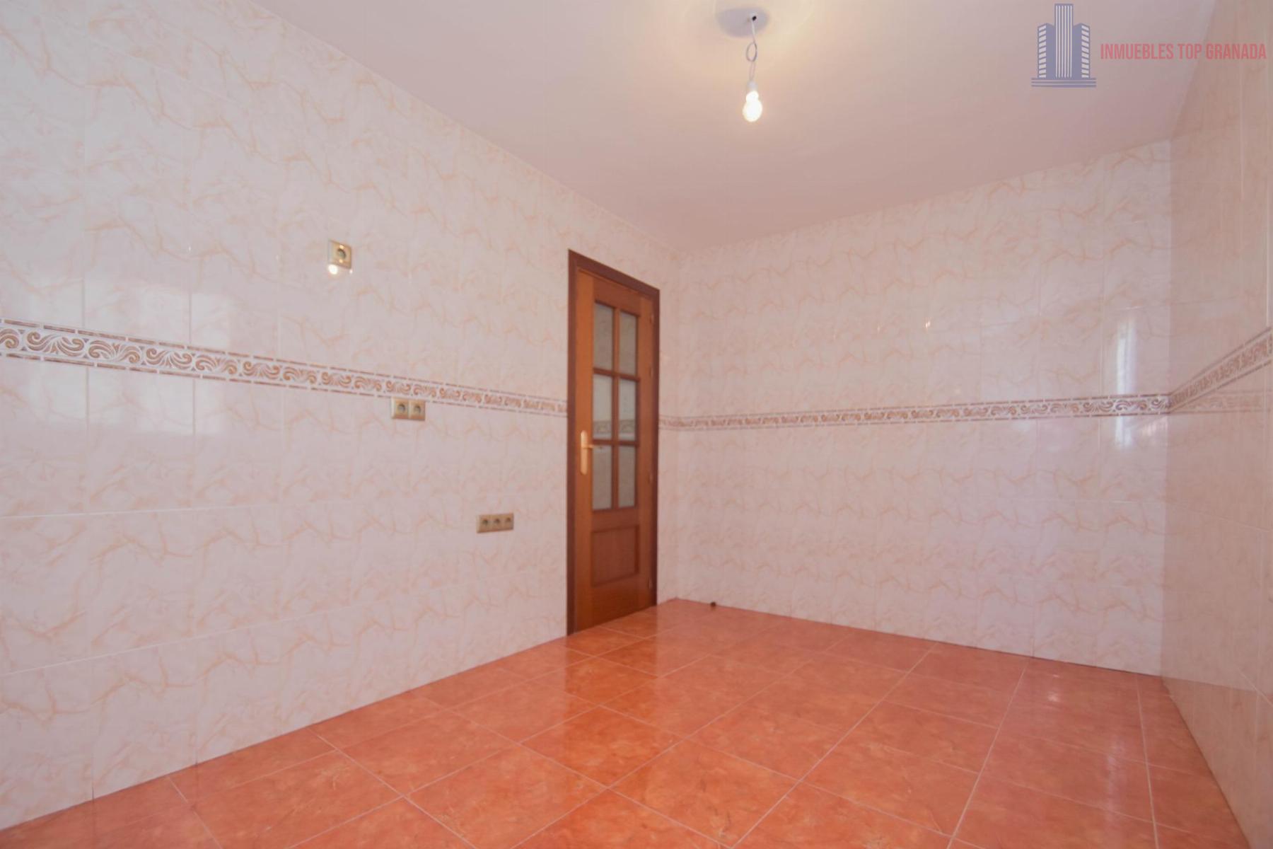 For sale of house in Fuente Vaqueros