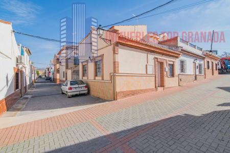 For sale of house in La Zubia