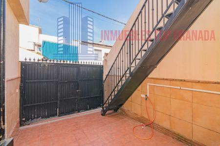 For sale of house in La Zubia