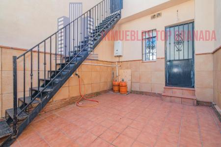 For sale of house in La Zubia
