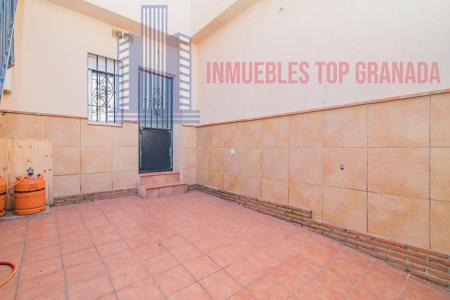 For sale of house in La Zubia