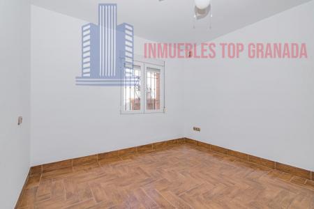 For sale of house in La Zubia