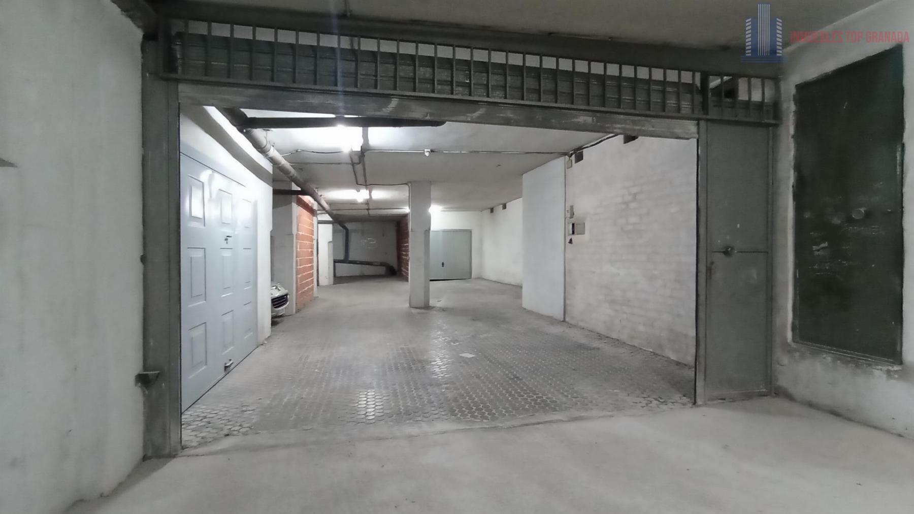 For sale of garage in Granada
