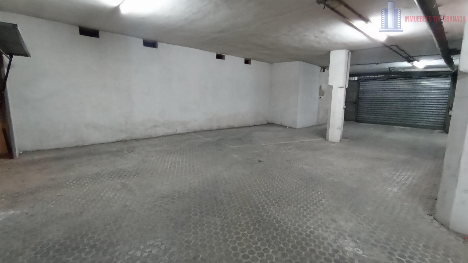 For sale of garage in Granada