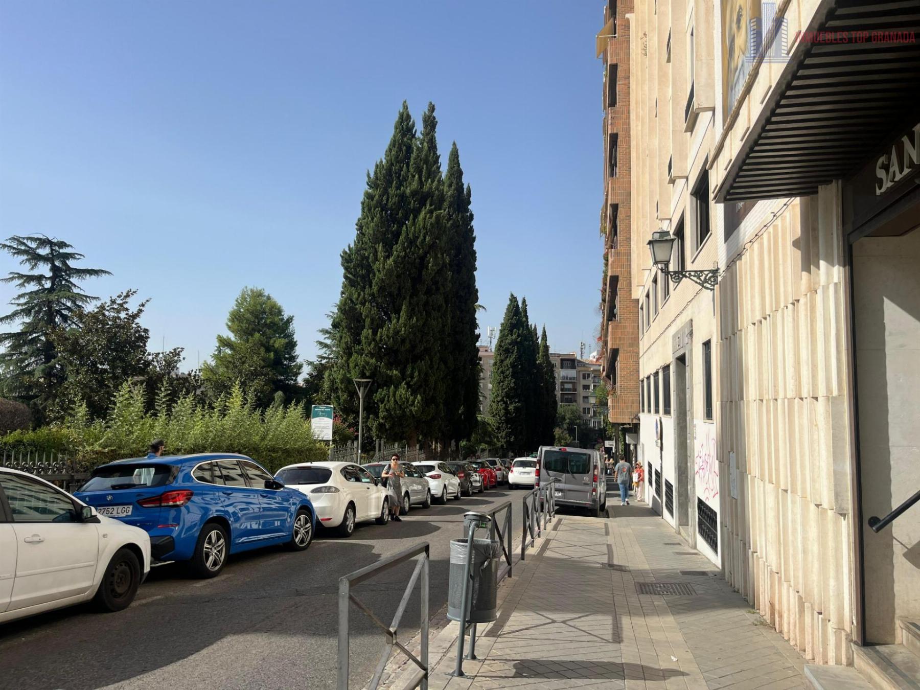 For sale of apartment in Granada