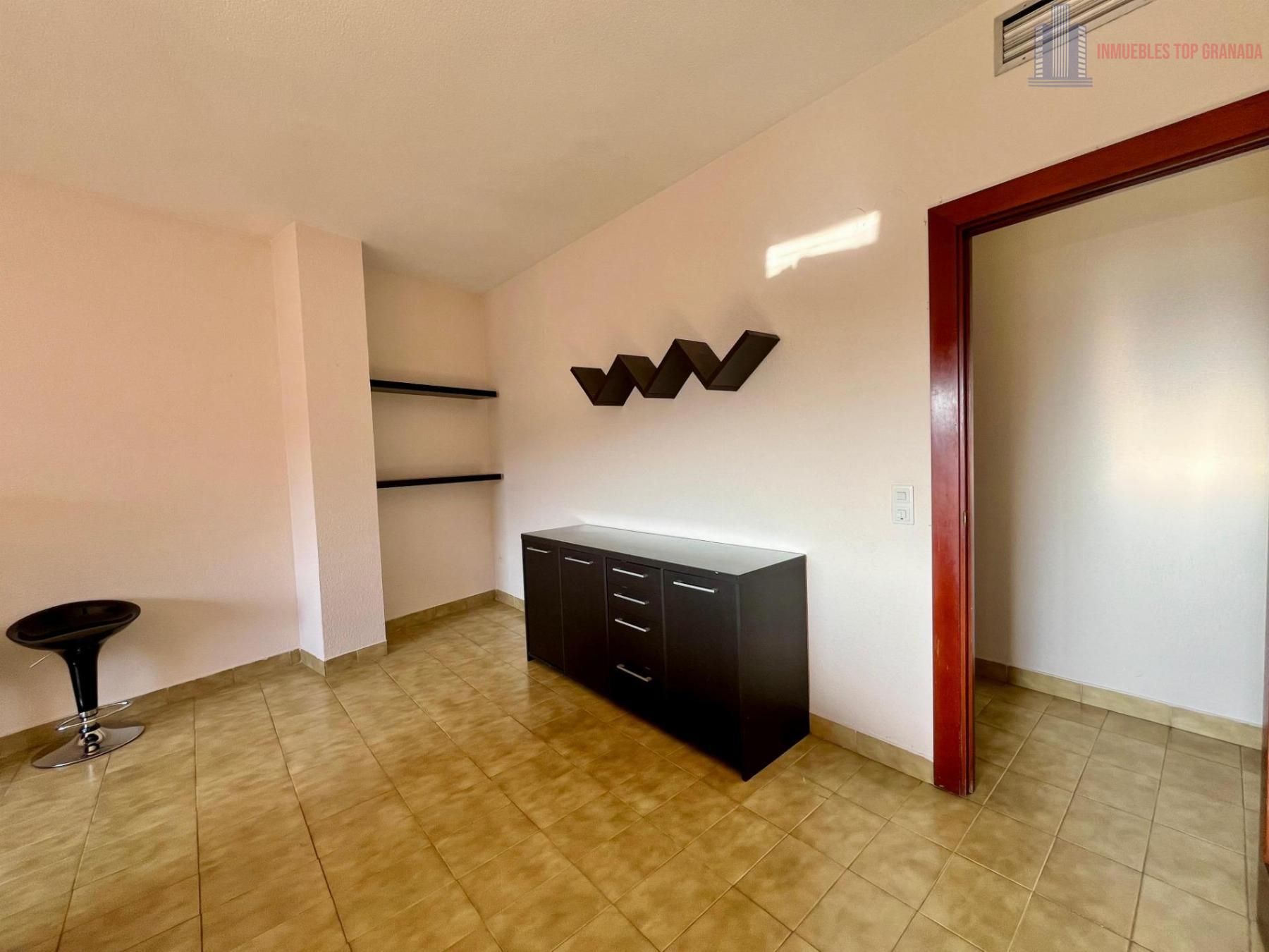 For sale of apartment in Granada