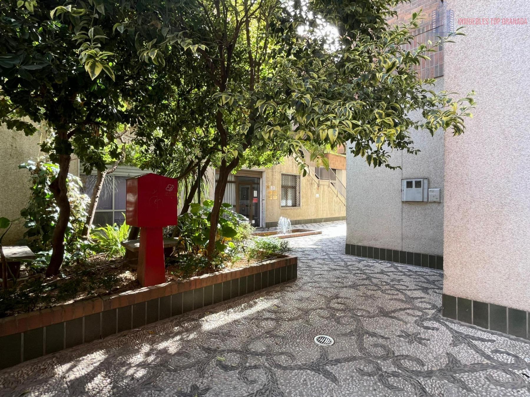 For sale of apartment in Granada
