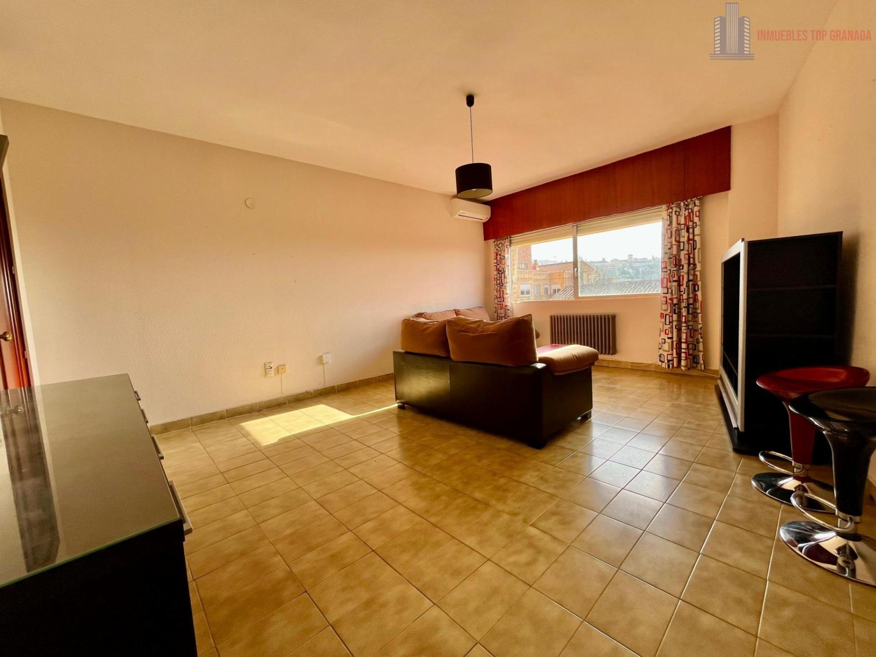 For sale of apartment in Granada