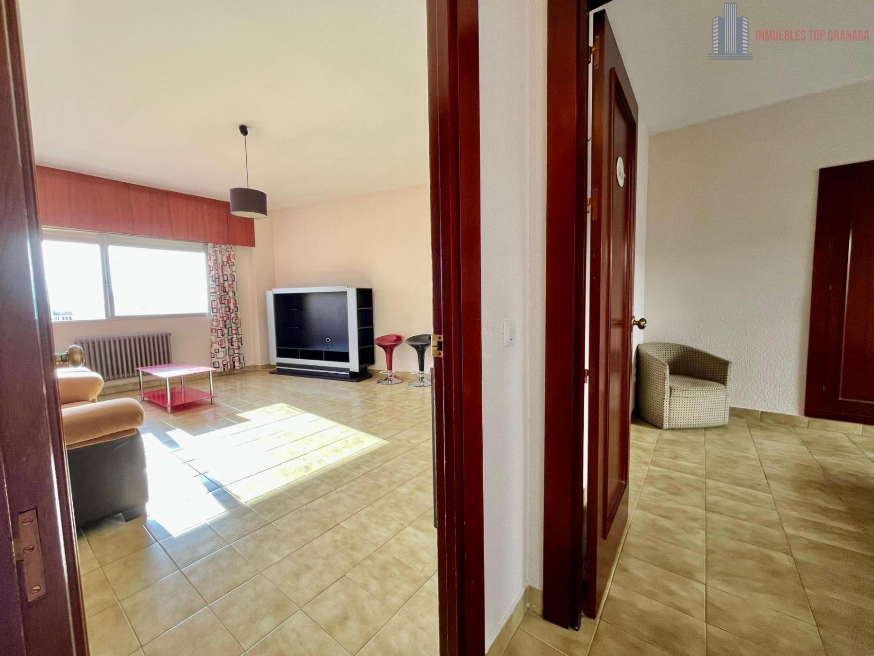 For sale of apartment in Granada