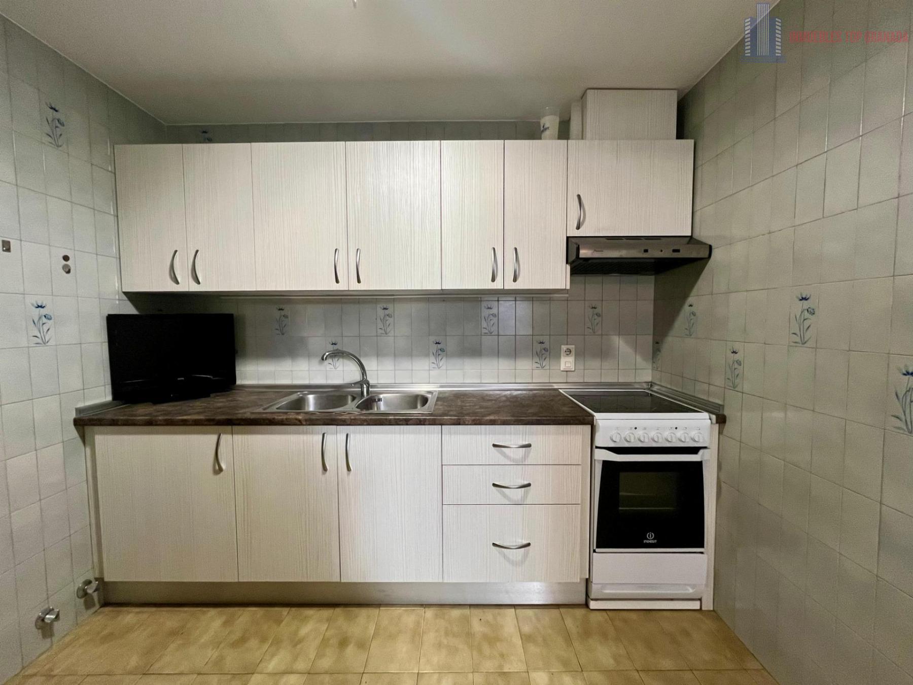For sale of apartment in Granada