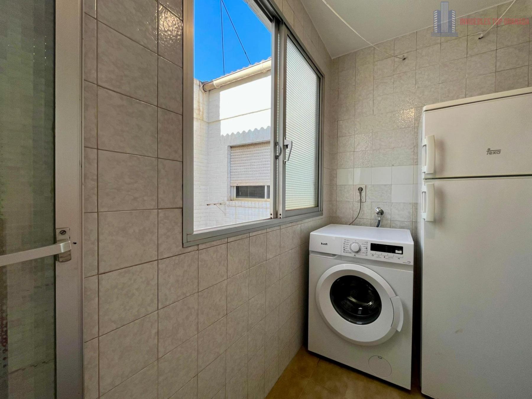 For sale of apartment in Granada