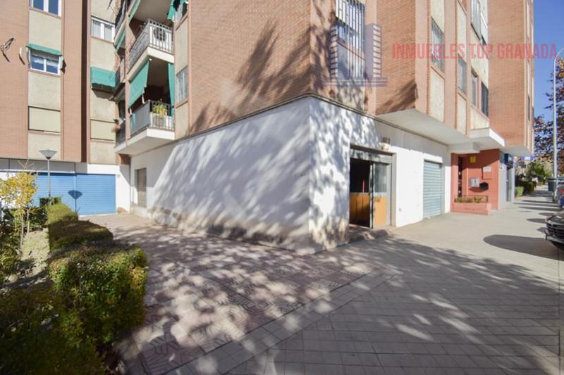 For sale of commercial in Granada