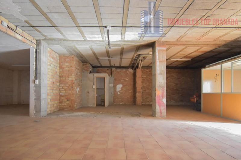For sale of commercial in Granada