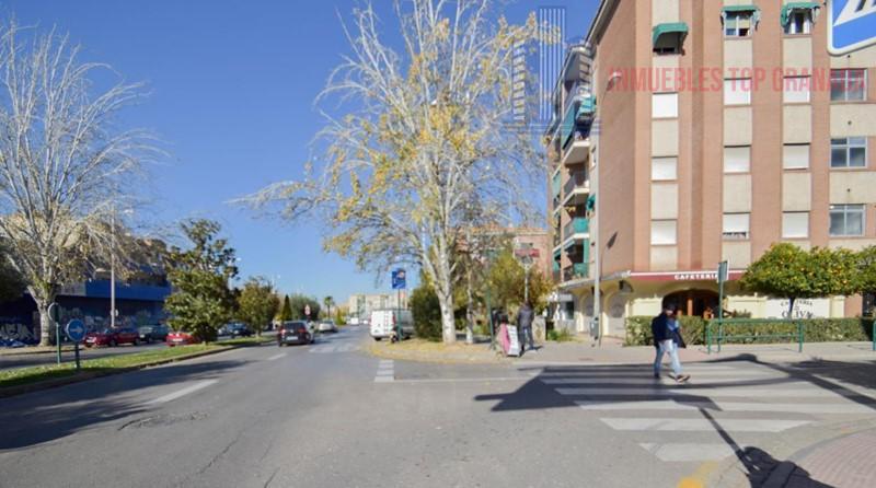 For sale of commercial in Granada