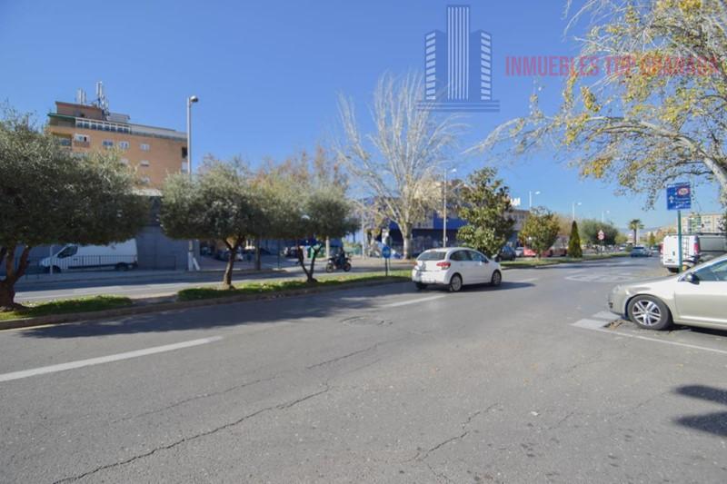 For sale of commercial in Granada