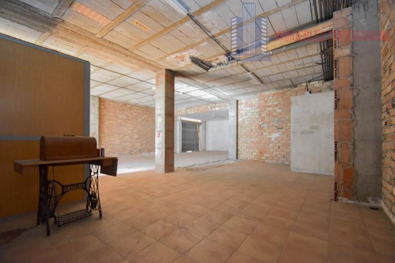 For sale of commercial in Granada