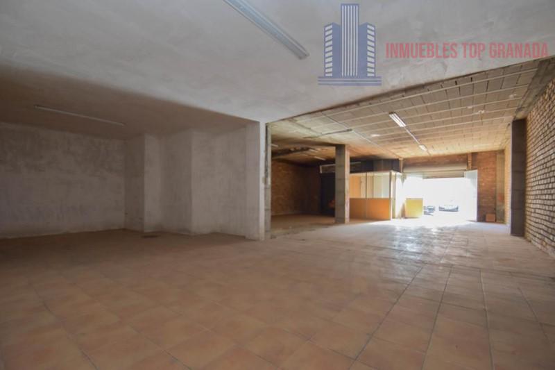 For sale of commercial in Granada
