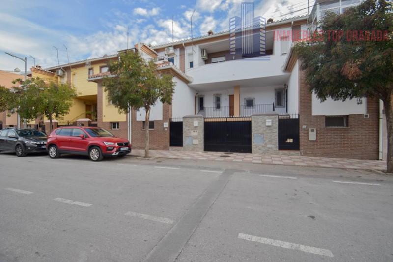 For sale of house in Churriana de la Vega