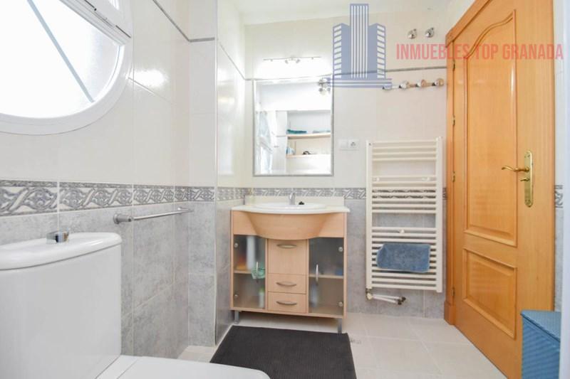 For sale of chalet in Alhendín