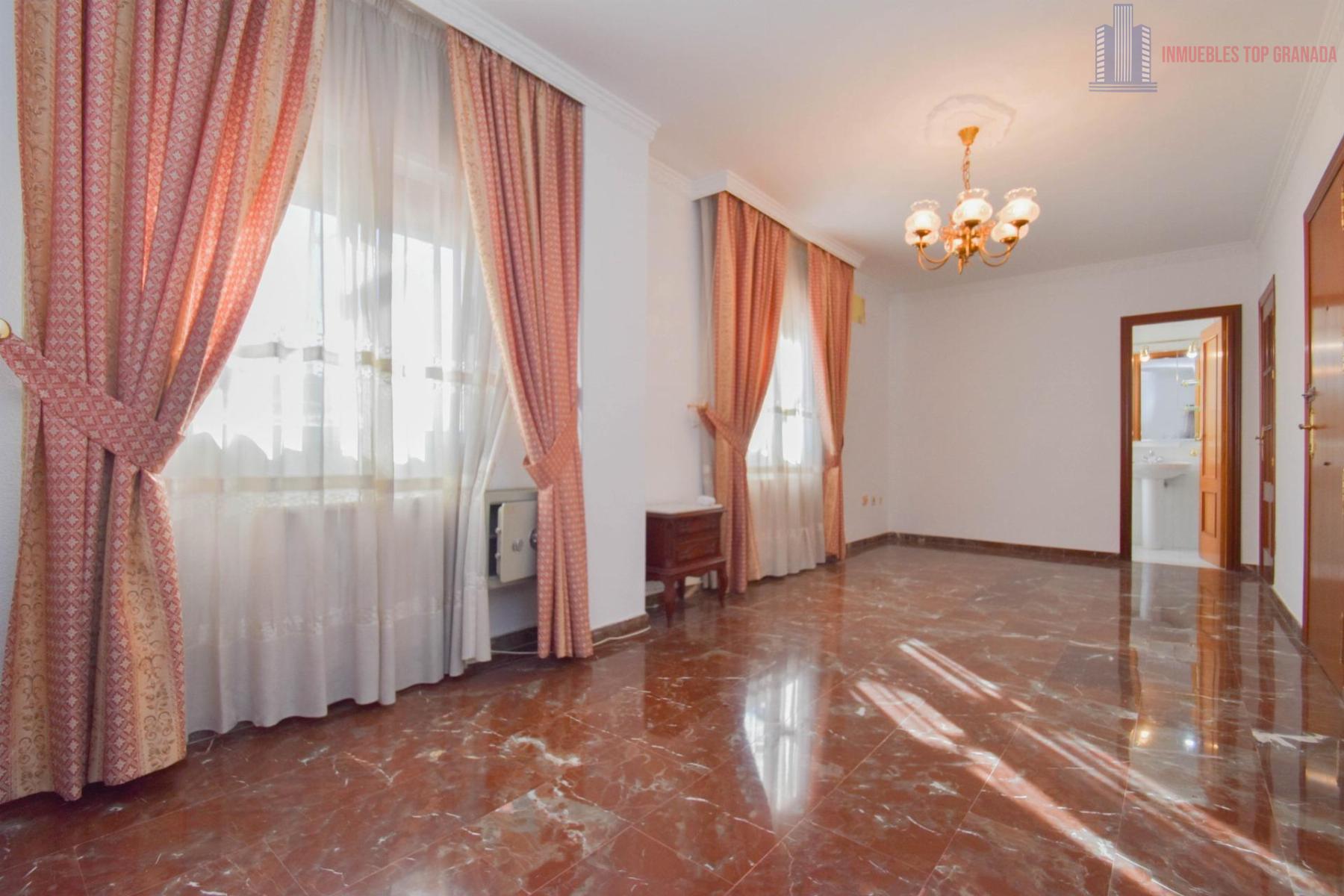For sale of flat in Atarfe