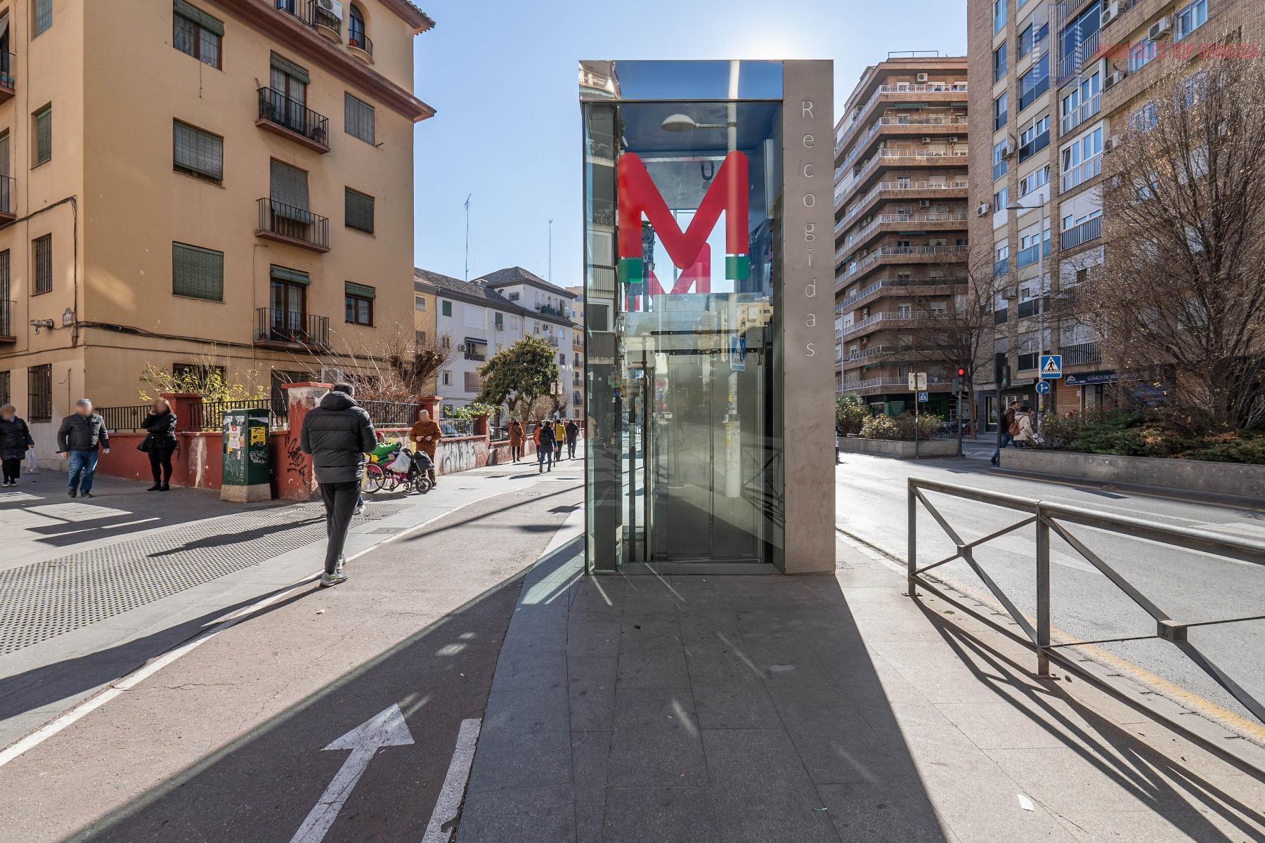 For sale of apartment in Granada