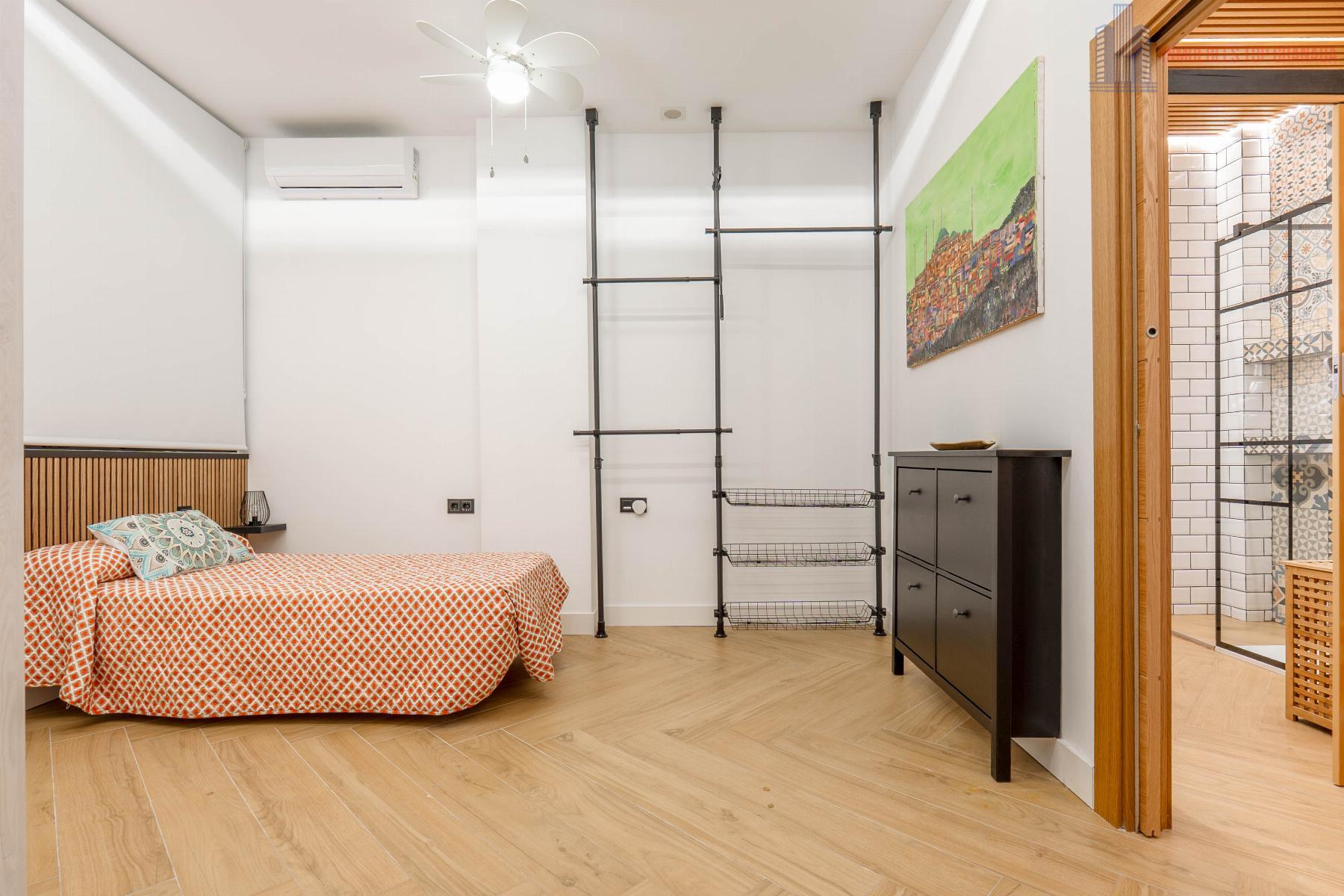 For sale of apartment in Granada